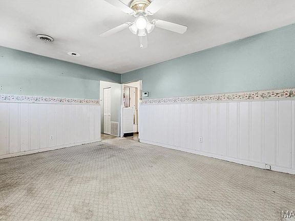5th image of 1853 Doris Ave