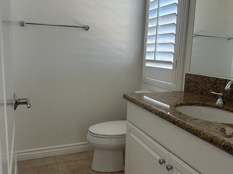 3279 Huntfield St — Photo 39