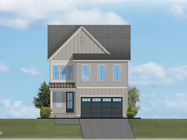 705 Mildred Oaks Ct, Cary, NC 27519