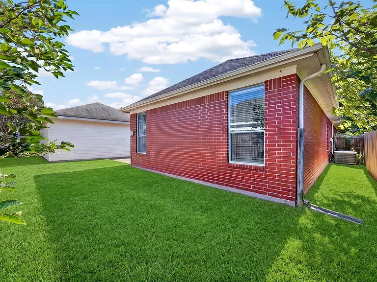 11214 Hillside Glen Trl — Photo 39