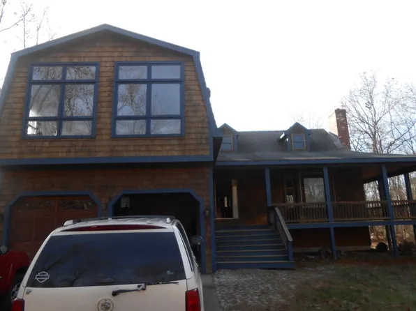 66 Old Douglas Rd, Webster, MA 01570