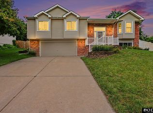 6325 Briar Rosa Dr, Lincoln, NE 68516