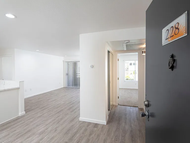 Mission Pacific Apartments — Photo 49