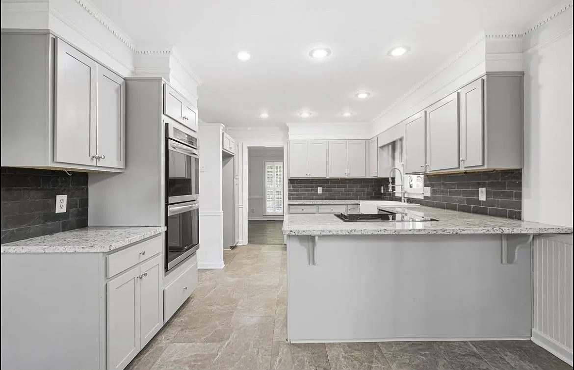 4 bed, 3.5 bath, 2660 sqft, $2,100 — Photo 4
