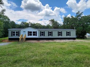 390 Claudia Ln, Midway, GA 31320