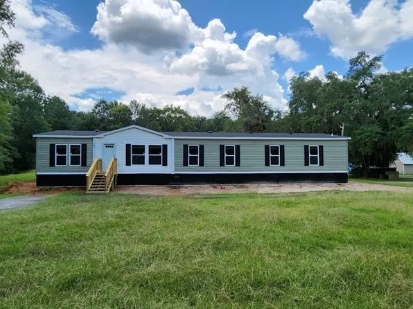 390 Claudia Ln, Midway, GA 31320