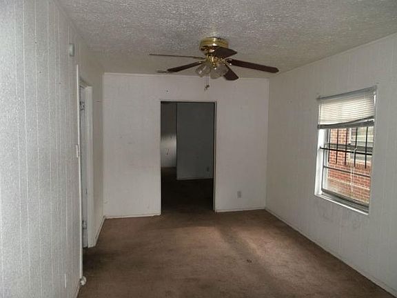 2nd image of 1124 W 27th St