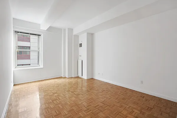 Rented by R New York | media 2