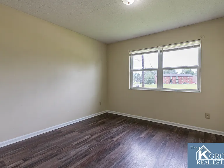 390 Elm Rd #19 — Photo 6