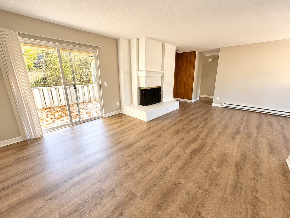 3421-3439 SW 125th Ave