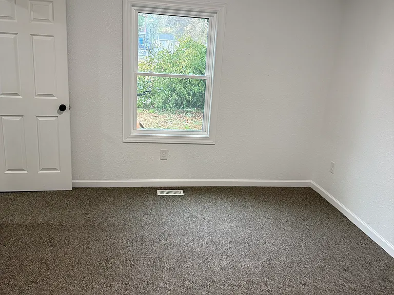 1440 Lasalle Ave — Photo 5