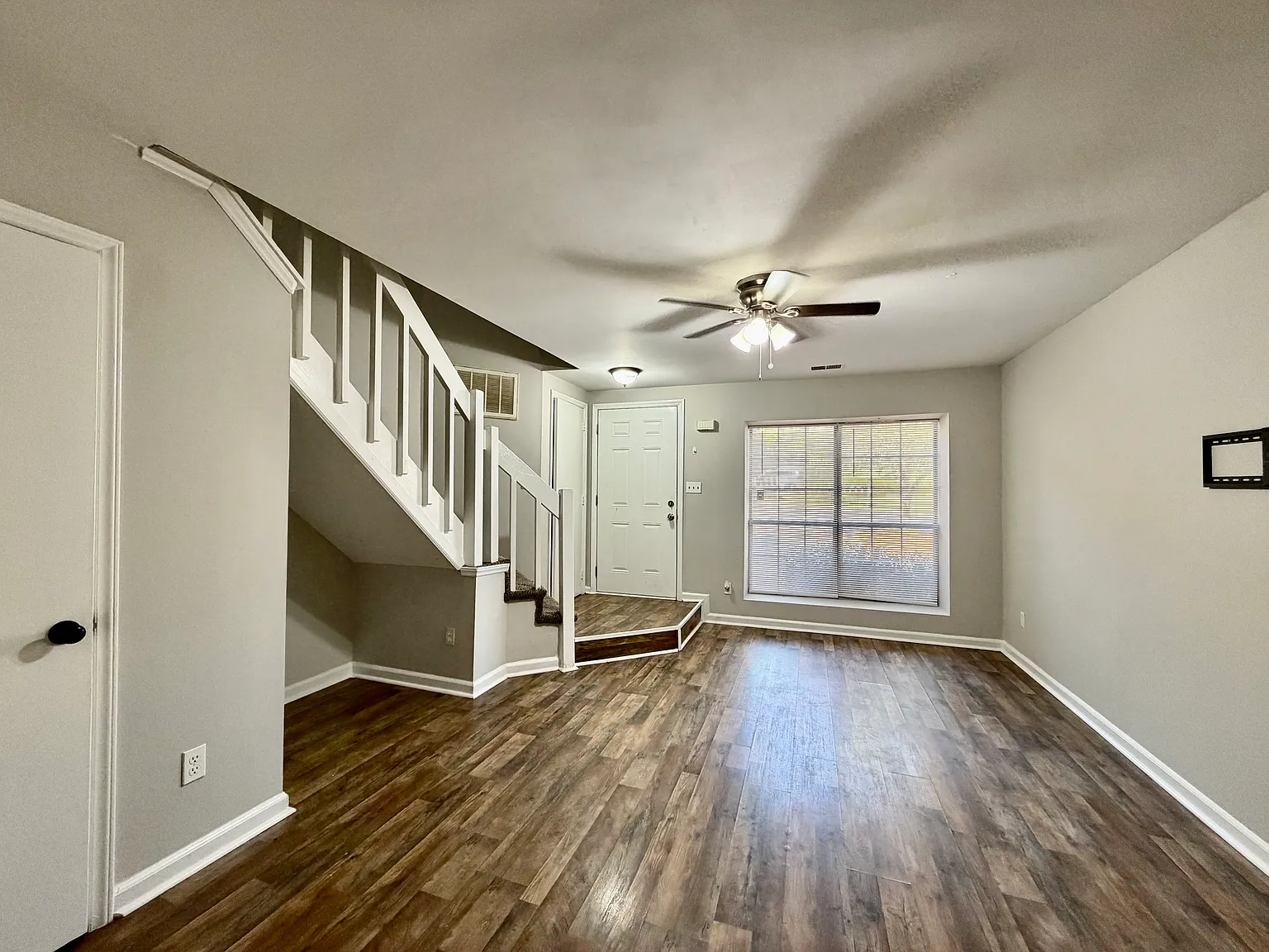 2 bed, 2.5 bath, 1008 sqft, $1,450 — Photo 4