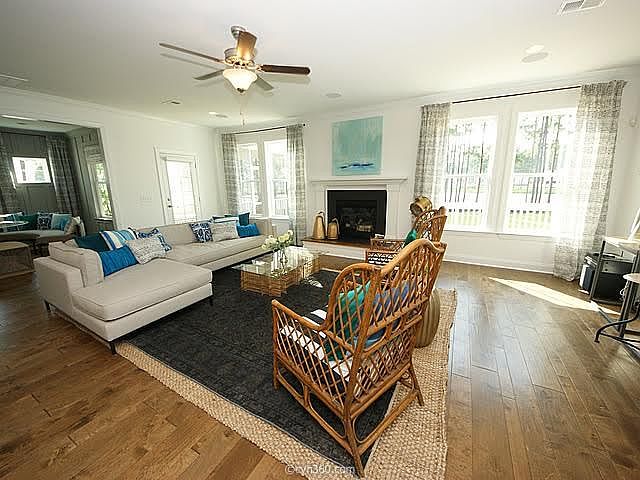 1st image of 1039 Luxborough Dr