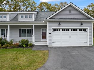 24 Longfellow Ln #17, Kennebunk, ME 04043