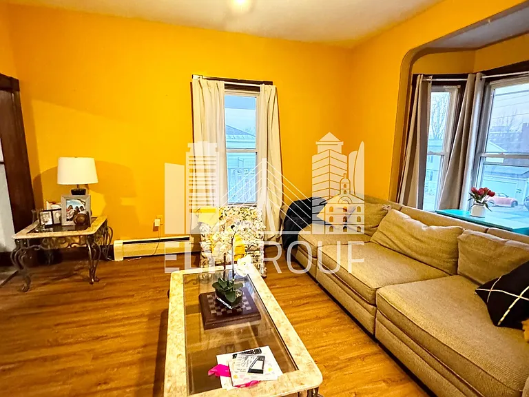 63 Walnut St #1 — Photo 3