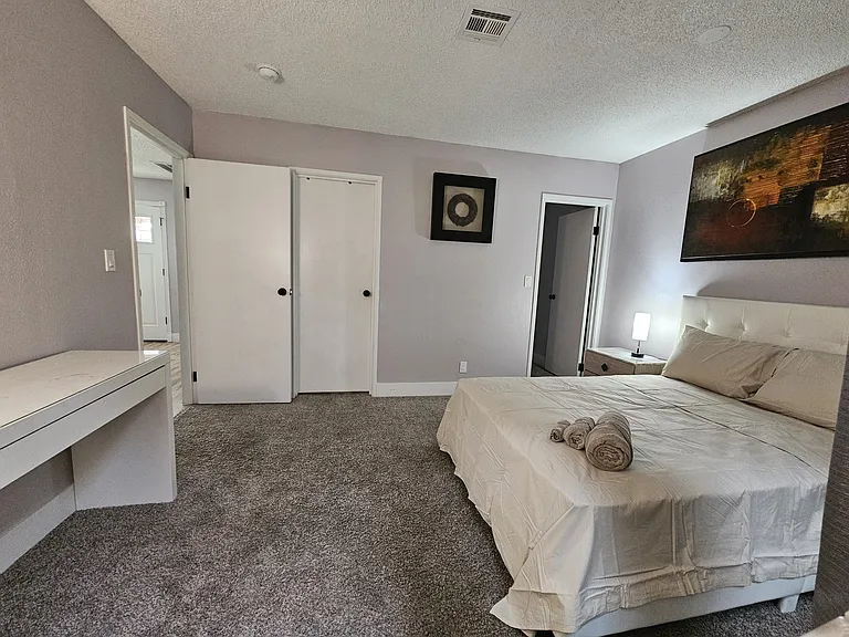 457 N Lamb Blvd #E — Photo 11