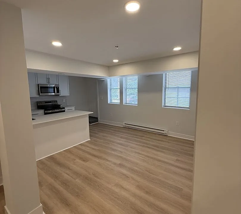 11 Queensberry St #2B