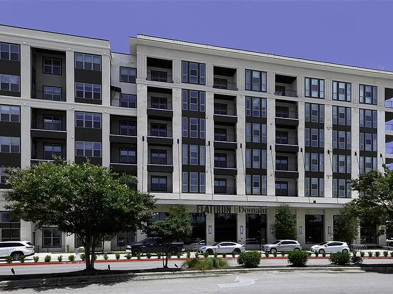 Flatiron Domain — Photo 6