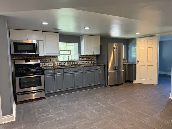 4153 W Nelson St #Lo, Chicago, IL 60641