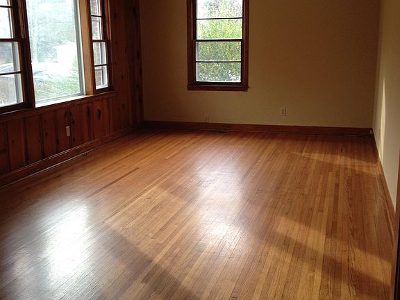 2nd image of 604 Anderson St
