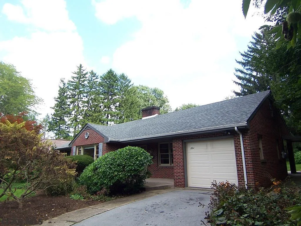 334 Hillcrest Ave photo 1