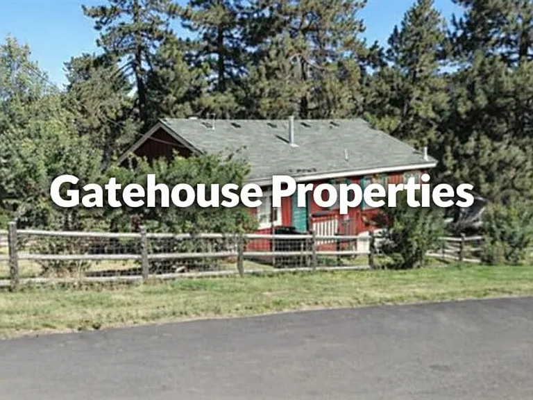 4742 S Cedar Rd — Photo 15