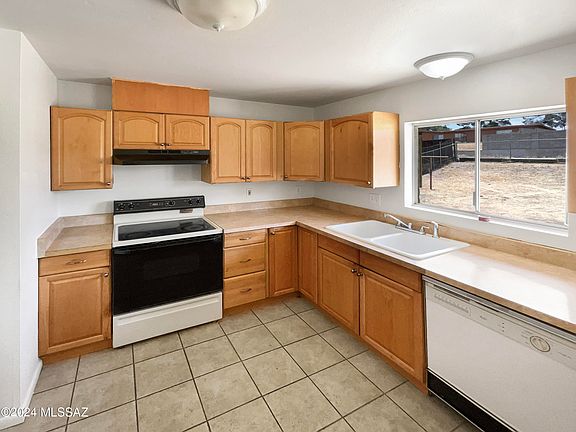 2nd image of 406 S Avenue B