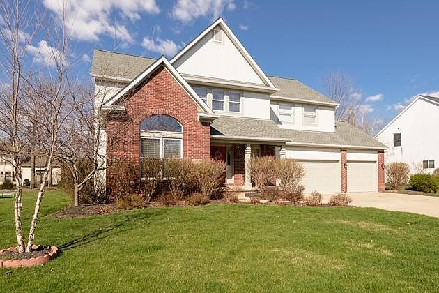 1st image of 13127 Silverbrook Dr NW