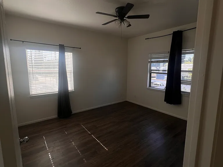 127 W Palmyra Ave — Photo 9
