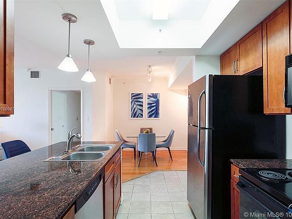 4th image of 2000 N Bayshore Dr APT 517