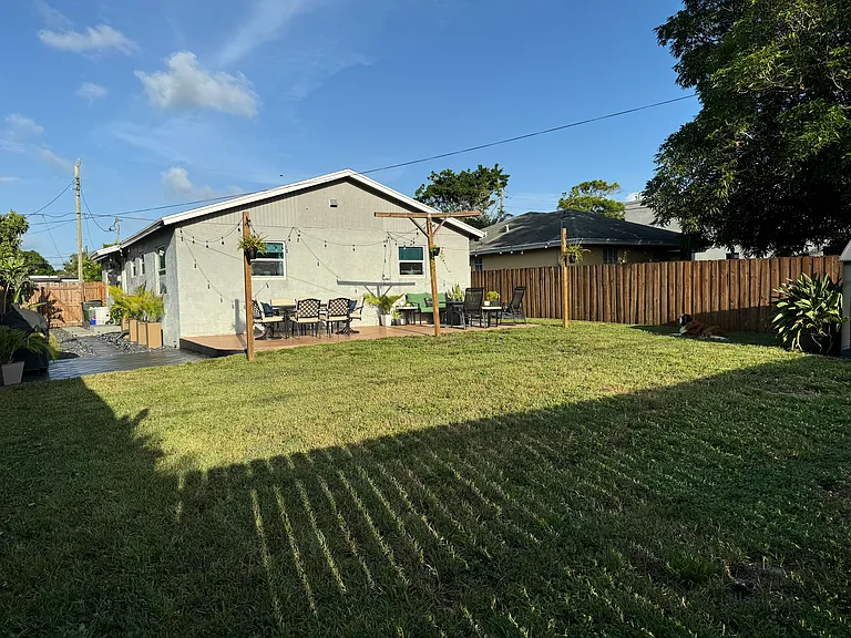 330 NW 5th Ave — Photo 7