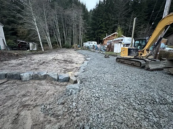 400 Macmillan Dr, Sayward, BC V0P