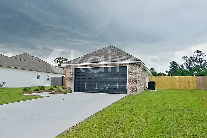 3 bed, 2.0 bath, 1618 sqft, $2,025 — Photo 3