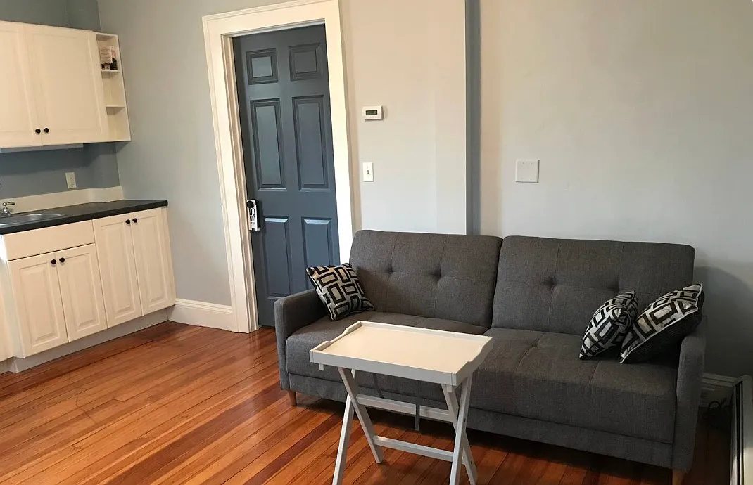 1 bed, $1,300 — Photo 2