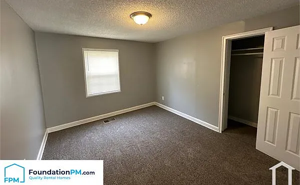 1392 Kyle St — Photo 16