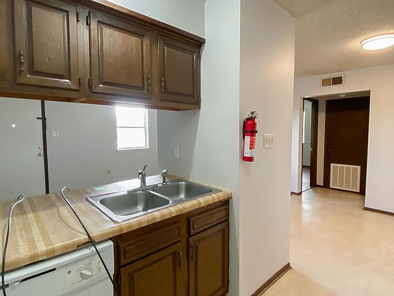4th image of 4215 Benoit Ln #13