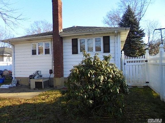 5th image of 590 Chataqua Ave