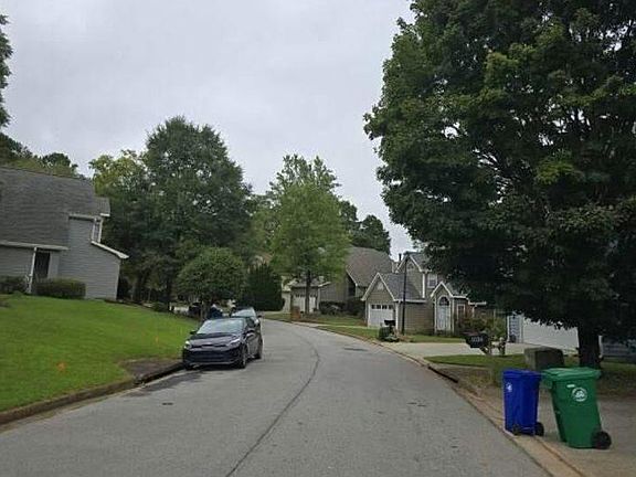5th image of 1035 Ashbury Dr