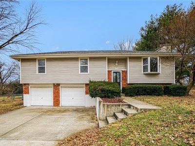 10725 N McGee St, Kansas City, MO, 64155