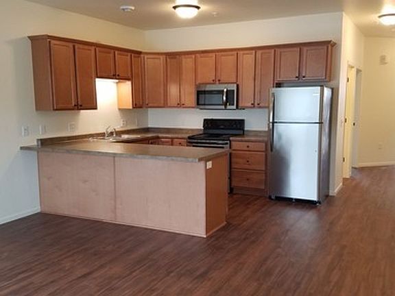 3rd image of 2525-2535 Bowen St #2533