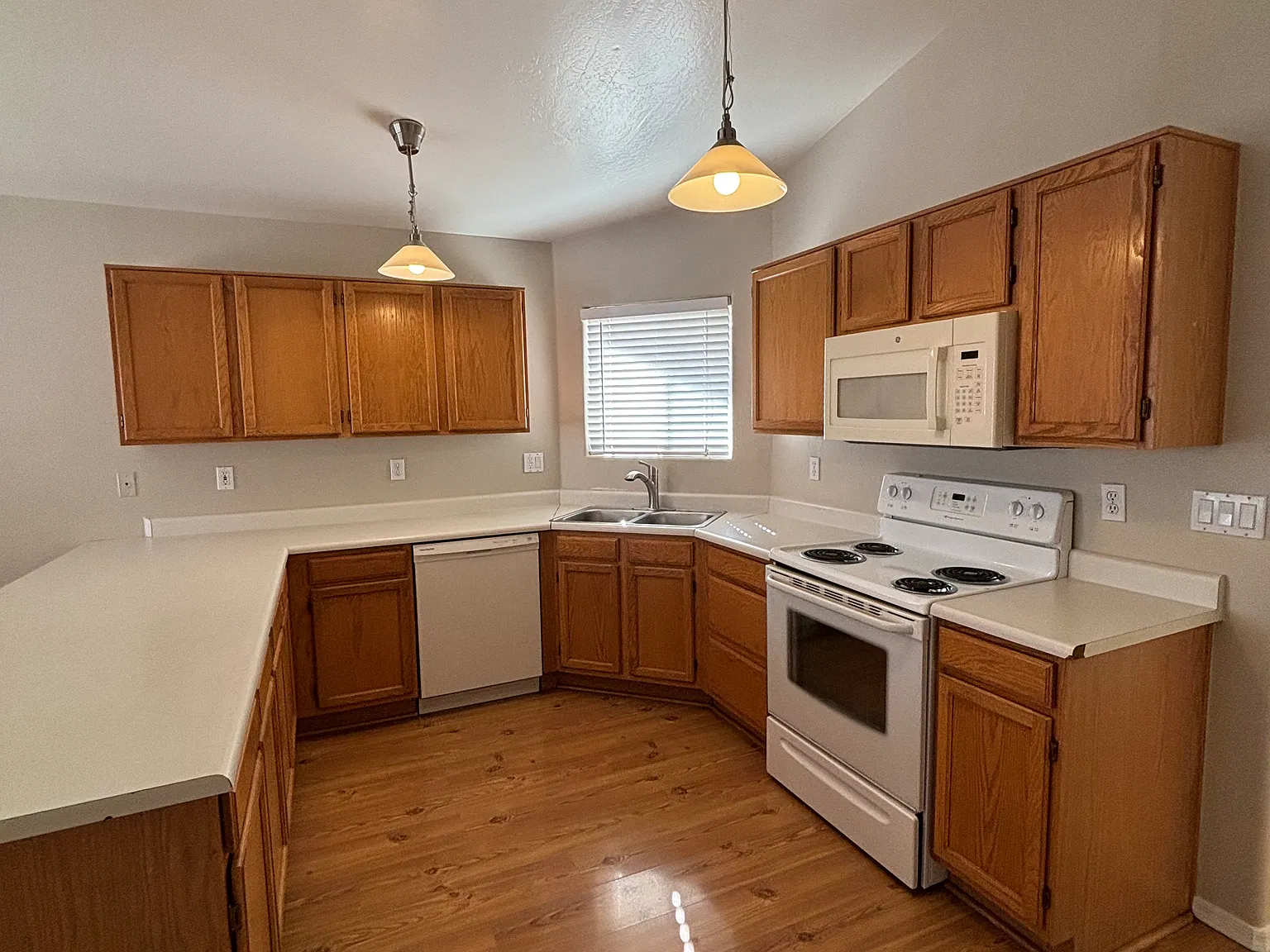 3 bed, 1515 sqft, $2,150 — Photo 4
