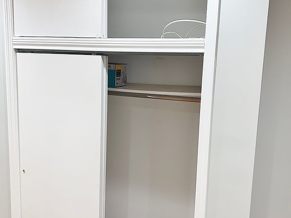 4th image of 25-34 Crescent St APT 2D