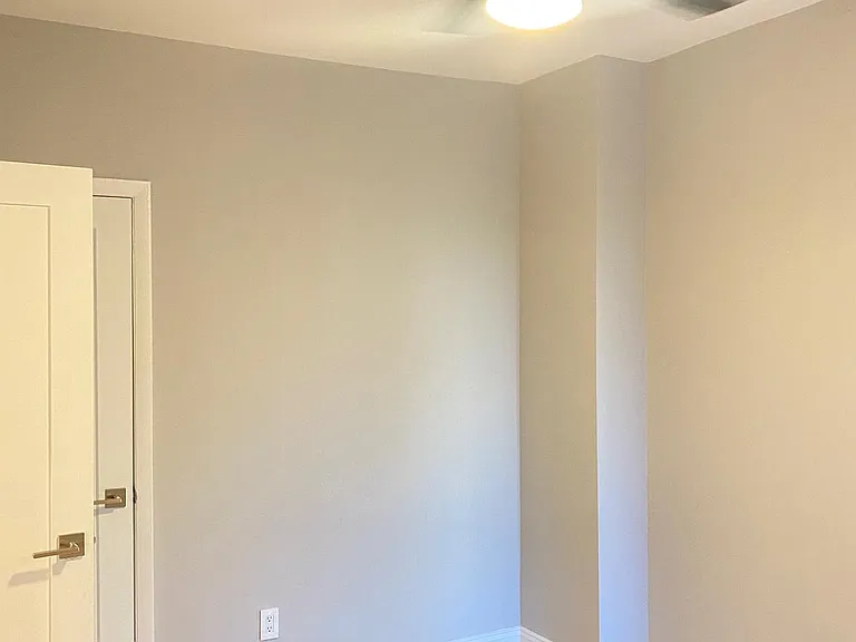 400-418 W Walnut Ln #4-406 — Photo 8