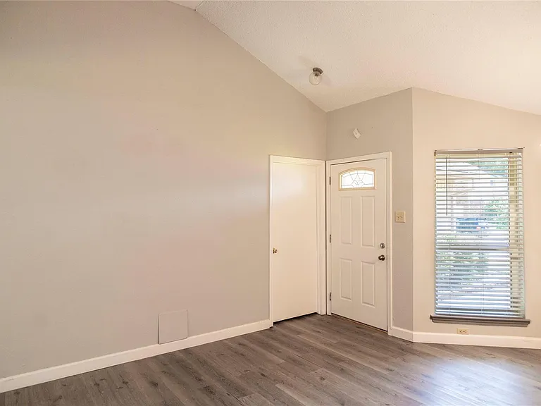 17003 Enchanted Cir W — Photo 10