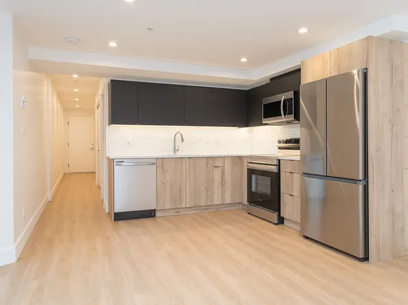 The Churchill - York Collection, 725 Yates St, Victoria, BC V8W 1L6
