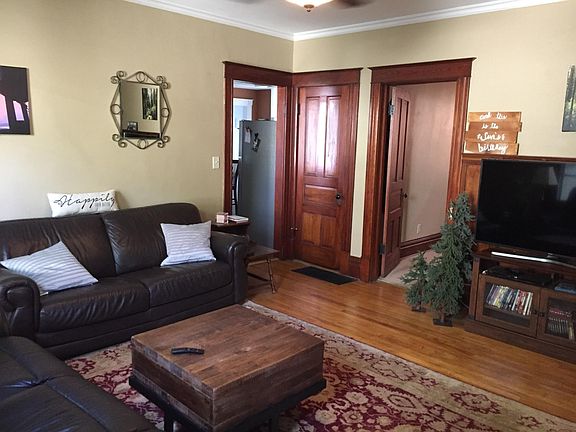 Spacious living room