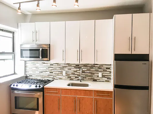 Rented by Lofts and Flats LLC | media 18