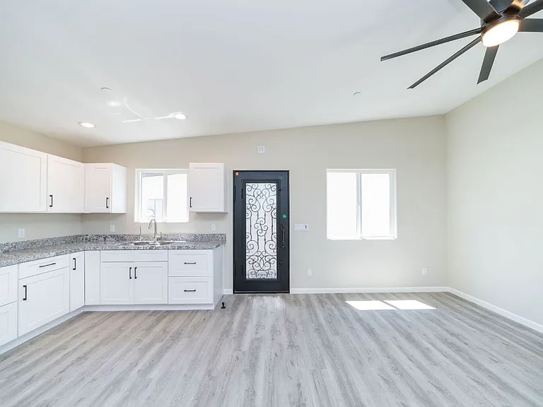 2501 McCulloch Blvd N — Photo 6