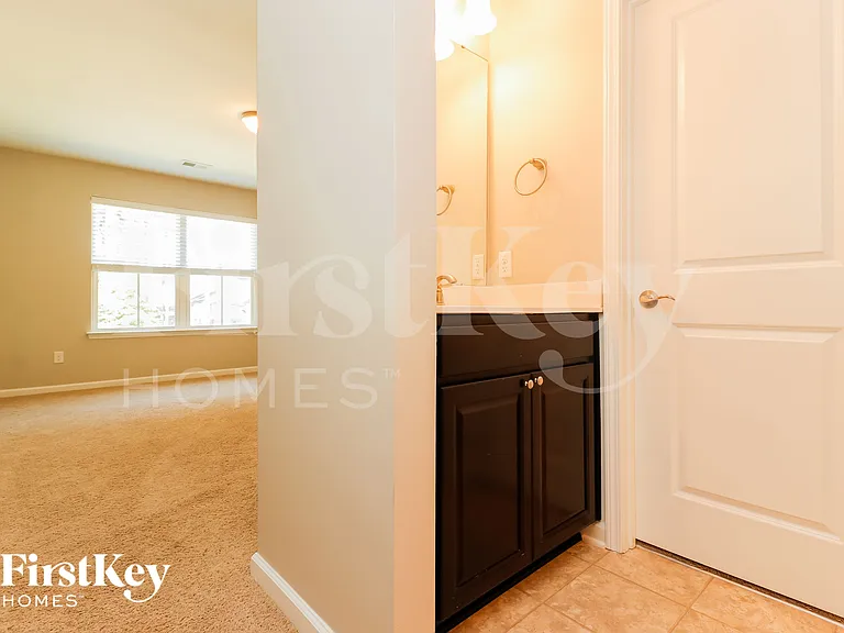 220 Foxbank Plantation Blvd — Photo 16
