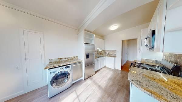 1st image of 1635 Gough St APT 602